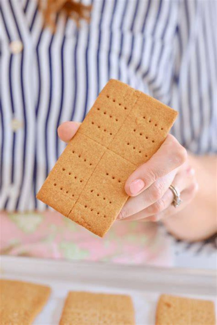 How graham crackers are made?